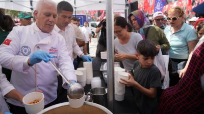 Bursa’da Başkan Bozbey makamını Mustafakemalpaşa’ya taşıdı