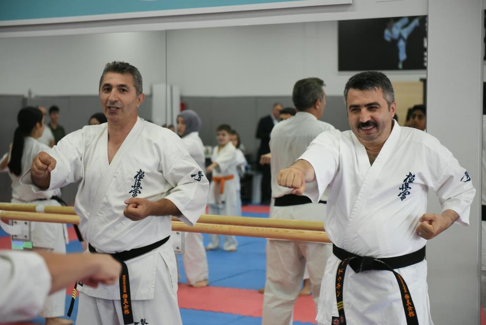 Başkan Oktay Yılmaz belediyecilikte karakuşağa yükseldi…