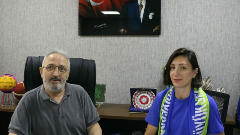 Kadınlar Hentbol Süper Ligi'nde mücadele eden Bursa Büyükşehir Belediyespor, transfer
