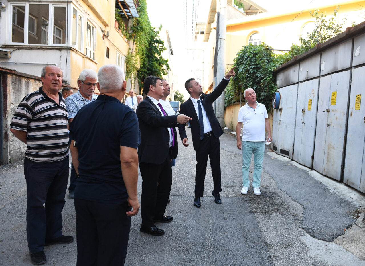 Bursa’da Başkan Aydın’dan yerinde çözüm! Bütün ilçeyi karış karış geziyor