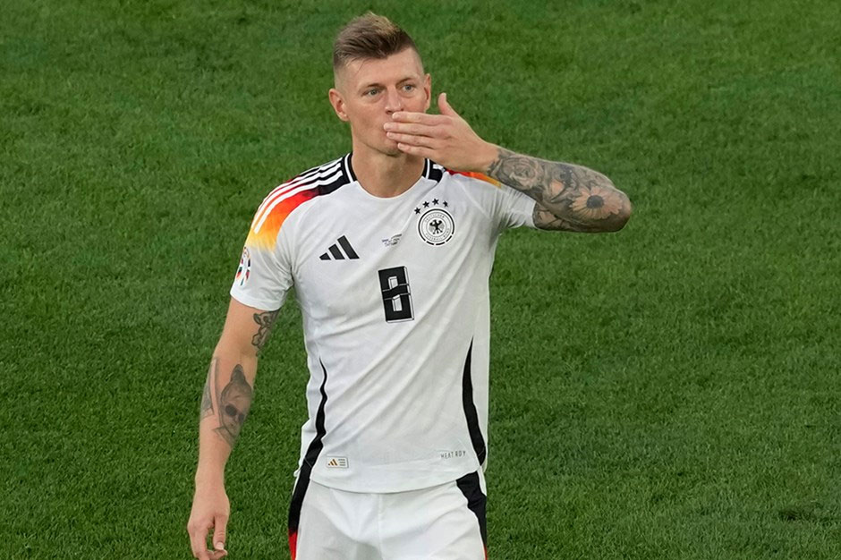 Almanya elendi, Kroos veda etti