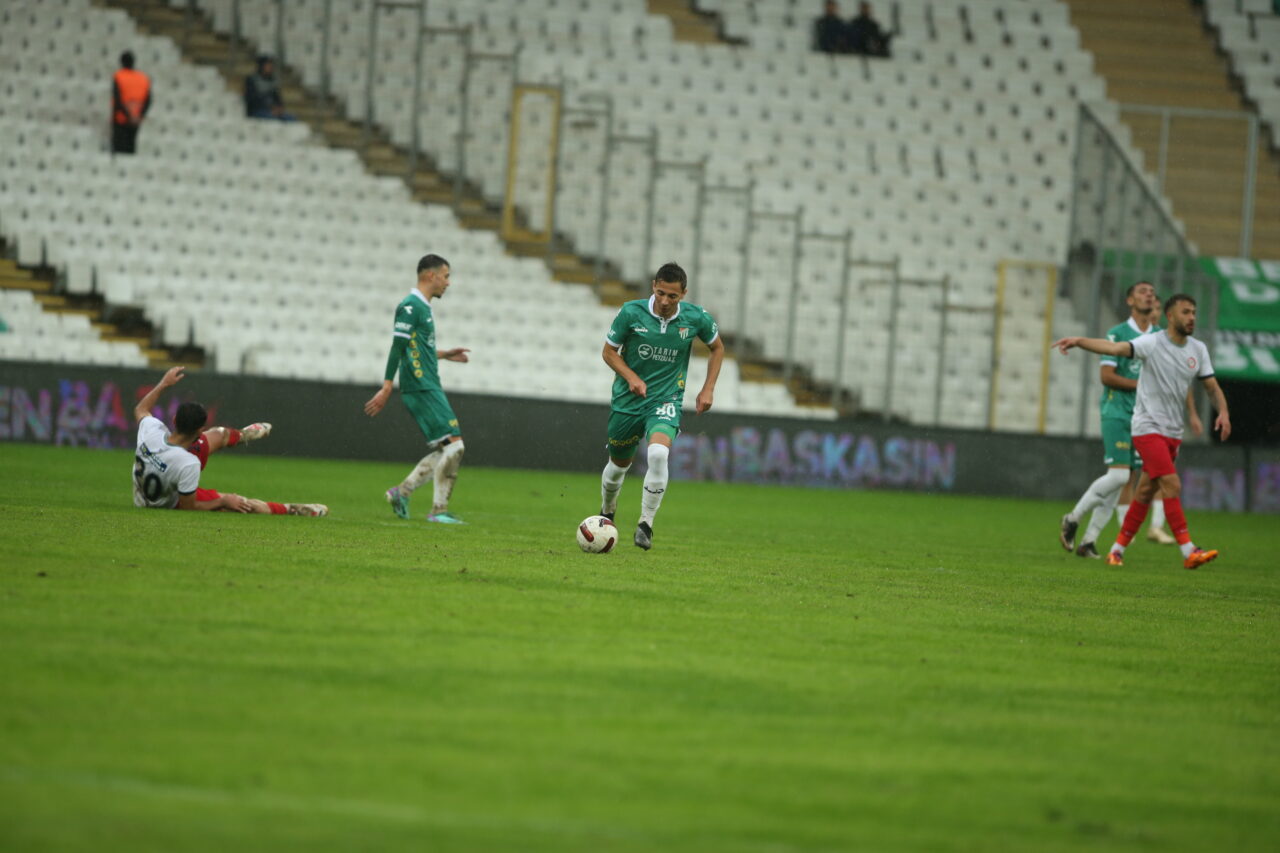 Bursaspor’dan bir ayrılık