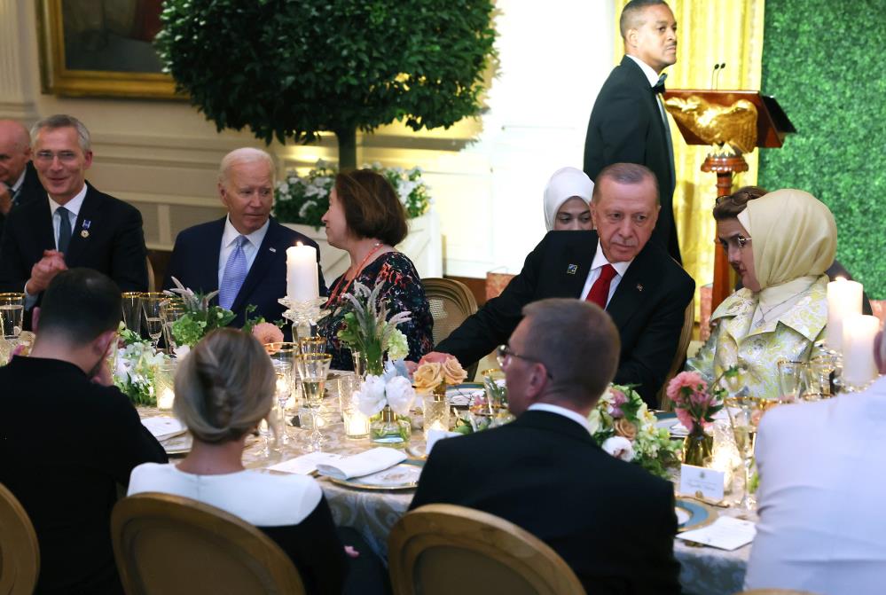 Erdoğan, Biden’ın verdiği akşam yemeğine katıldı Erdoğan, Biden’ın verdiği akşam yemeğine katıldı