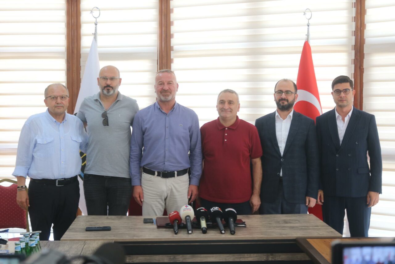 2.Lig'deki Bursa ekibi Karacabey Belediyespor'da işlem tamam 4 WhatsApp Image 2024 07 02 at 13.47.191