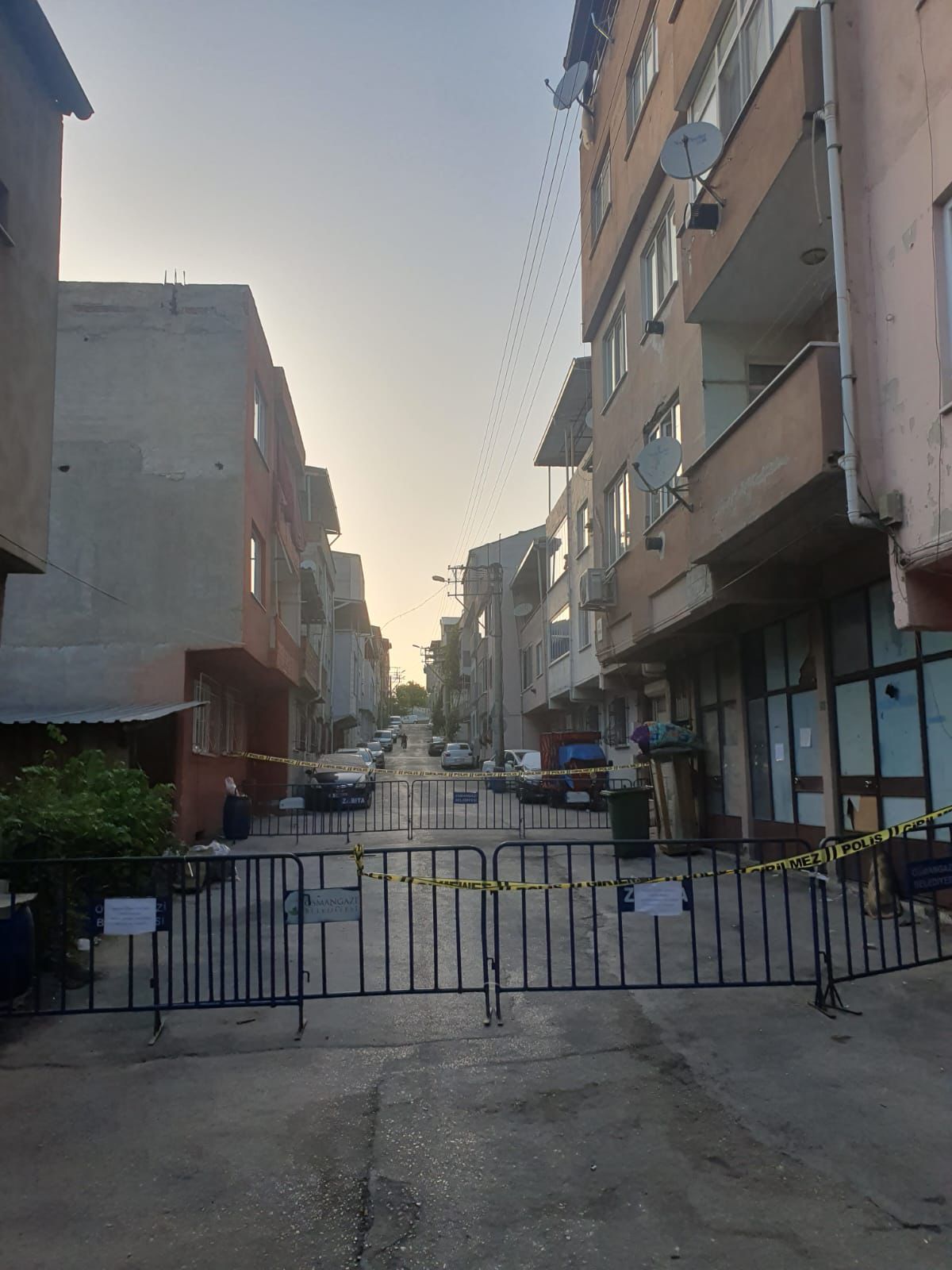 Bursa’da bu bina mühürlendi! Sokak trafiğe kapatıldı…