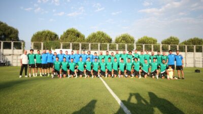 Bursaspor sezonu açtı… Binlerce taraftar Özlüce’ye akın etti