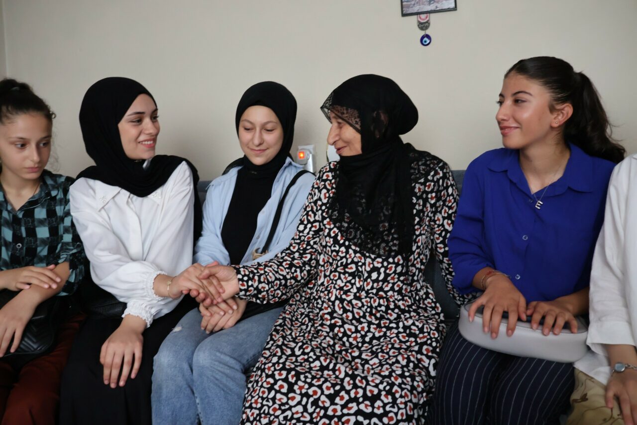 Bursa’da gençlerden iyilik hareketi