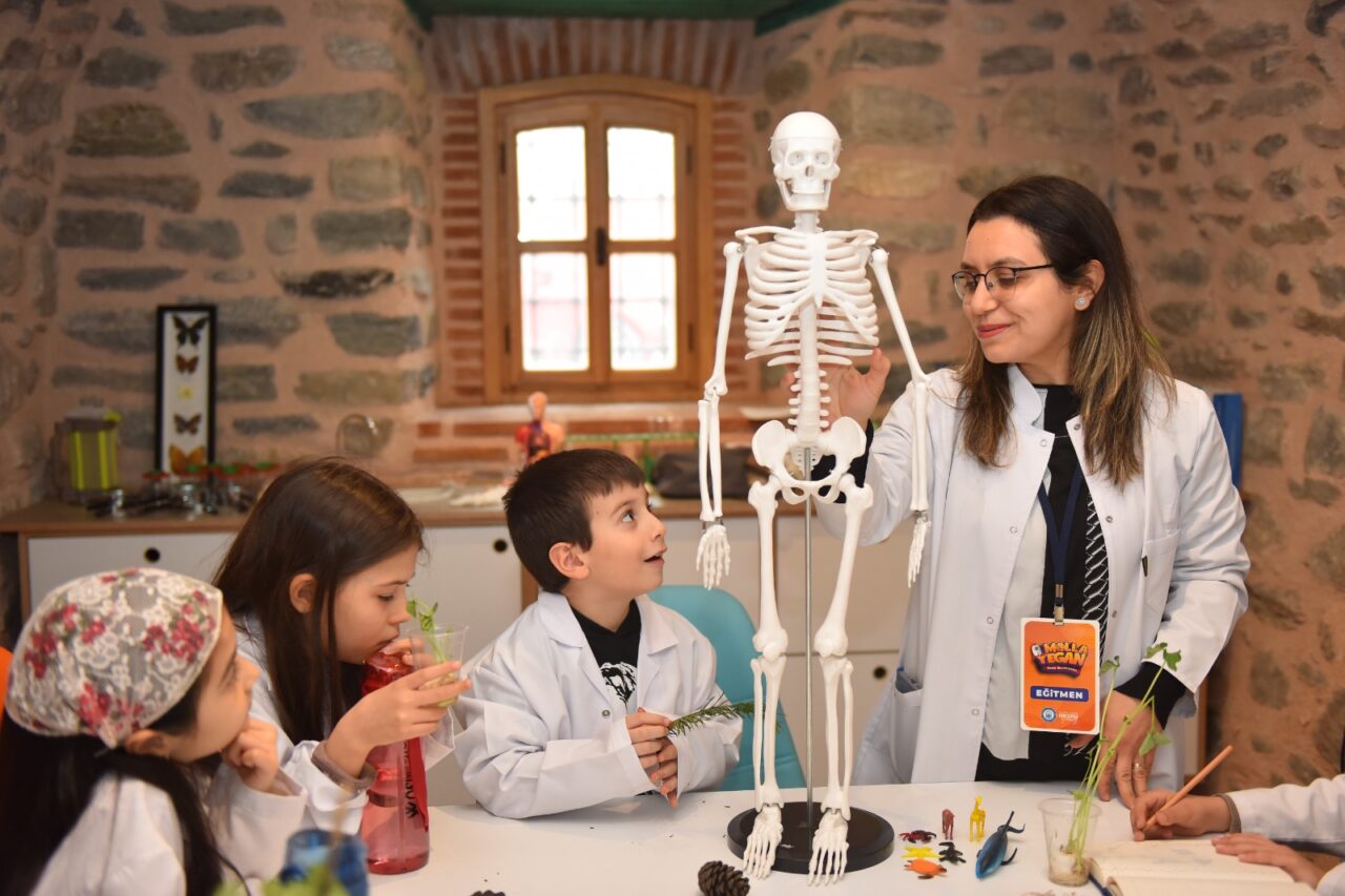 Molla Yegân Çocuk Üniversitesi’nde dersler başladı