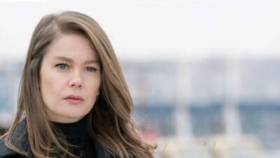 Ünlü oyuncu Burcu Biricik anne oldu