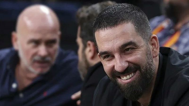 Arda Turan’dan Fenerbahçe itirafı! Eyüpspor Teknik Direktörü Arda Turan, Fenerbahçe'den olası bir teklif gelmesine