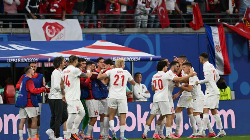 A Milli Takımımız 16 basamak birden yükseldi A Milli Futbol Takımı, FIFA dünya sıralamasında 16 basamak yükselerek
