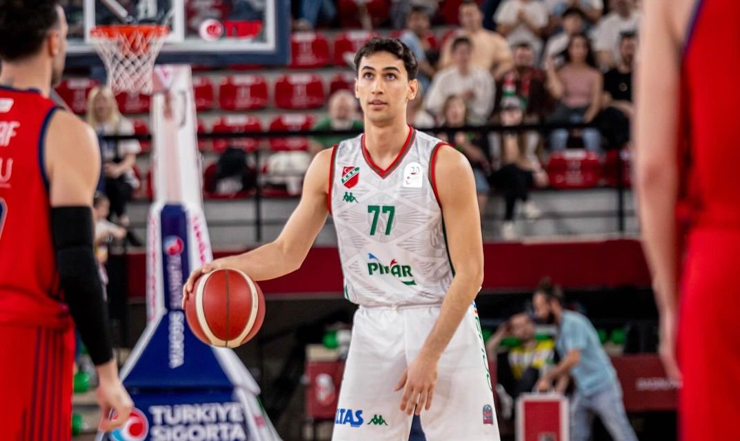 Tofaş’a 1.98’lik genç yetenek