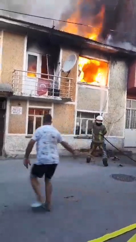 Bursa’da korkutan yangın! Alev alev yandı
