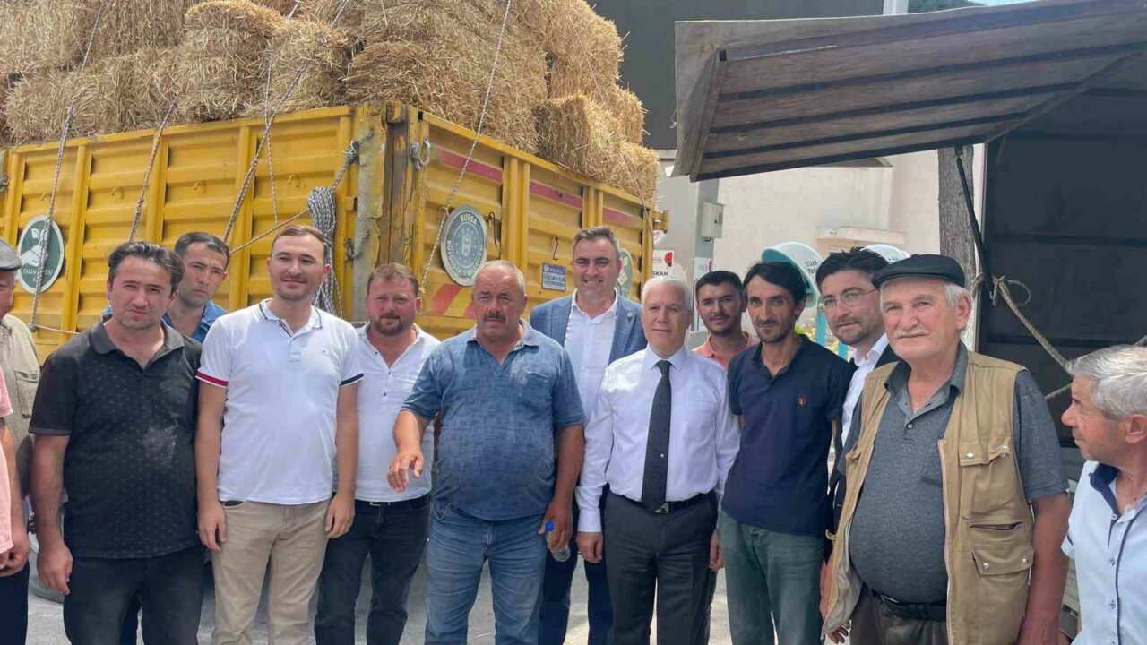 Büyükşehirden çiftçiye destek: Başkan Bozbey kendi elleriyle dağıttı