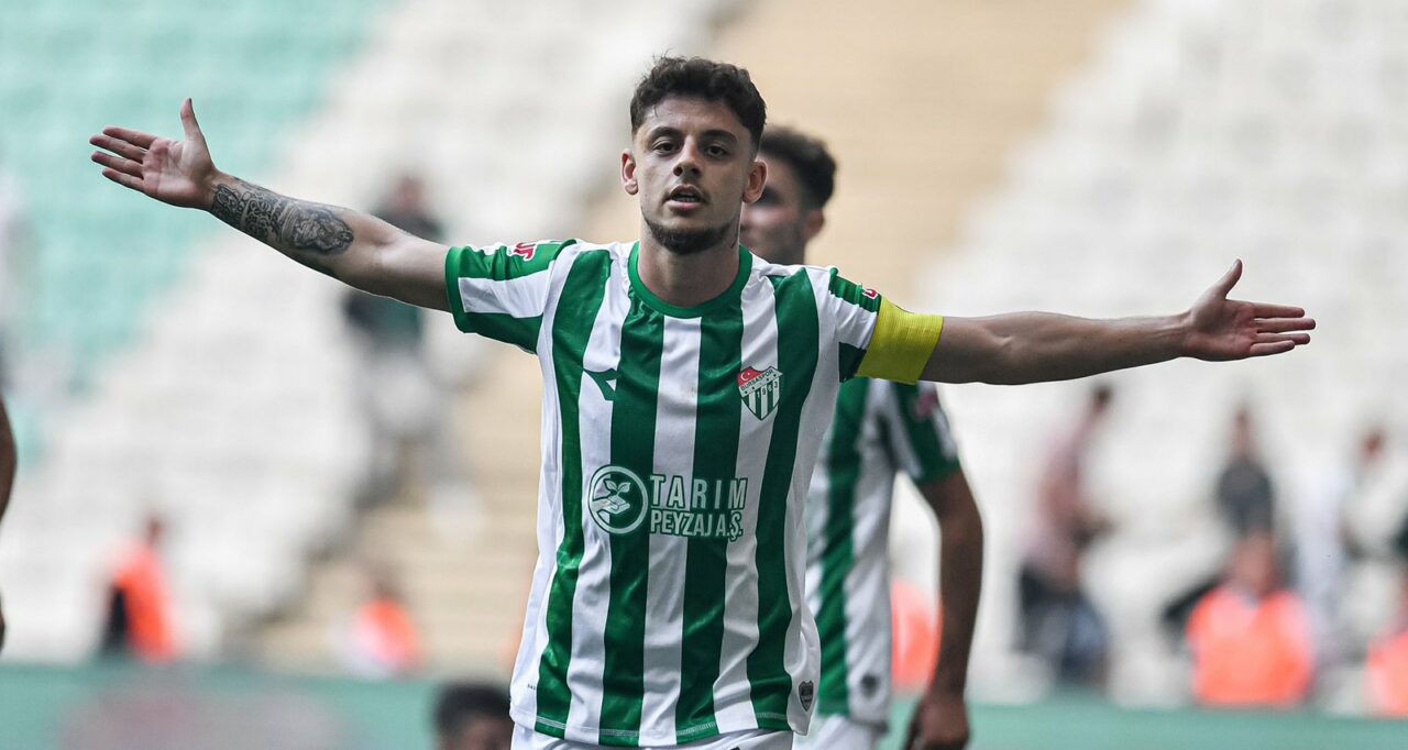 Çağatay yuvadan uçtu!