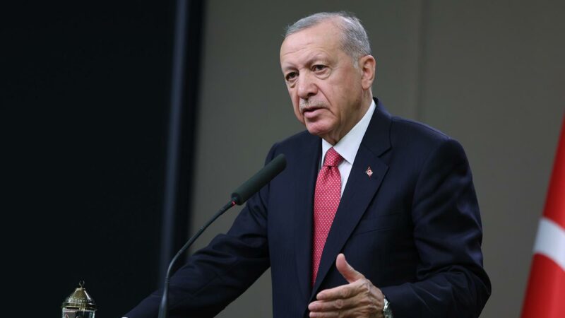 Erdoğan’dan Özel ve İmamoğlu’na tazminat davası Cumhurbaşkanı Recep Tayyip Erdoğan'ın avukatı Ahmet Özel tarfından CHP Genel