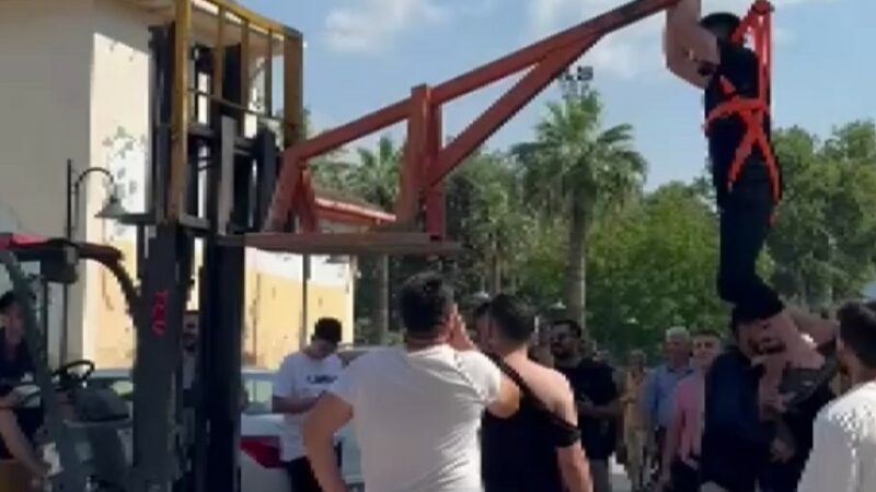 Böylesi ne görüldü ne de duyuldu! Bursa’daki enteresan eğlence… Bursa’nın İznik ilçesinde damada yapılanlar ’Bu kadar da olmaz’ dedirtti.