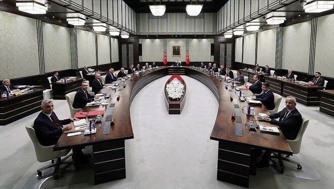 Kabinede iki Bakan değişti Kabinede iki Bakan değişti