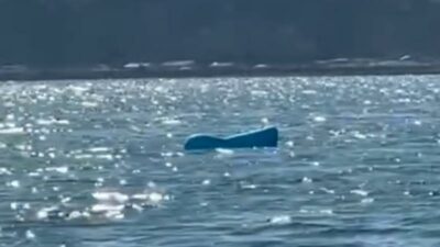 Deniz yatağında uyuyakaldı, 2 mil açıkta bulundu