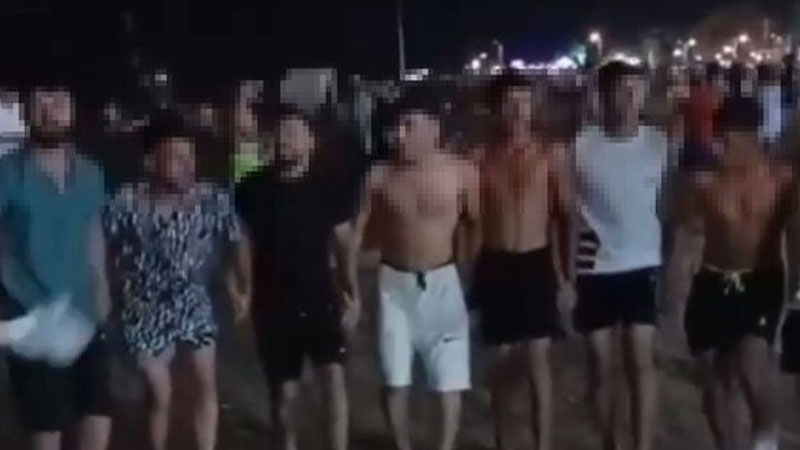 Bakan Yerlikaya duyurdu: PKK lehine slogan atanlara ters kelepçe! Bakan Yerlikaya duyurdu: PKK lehine slogan atanlara ters kelepçe!