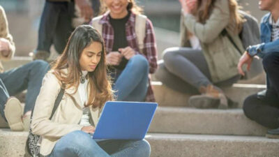 YÖK’ten vakıf üniversitelerine ücret uyarısı