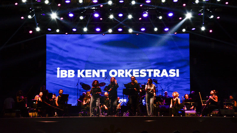 İstanbul Büyükşehir Belediyesi Kent Orkestrası, unutulmaz aranjmanlar ve Türkçe 90’lar