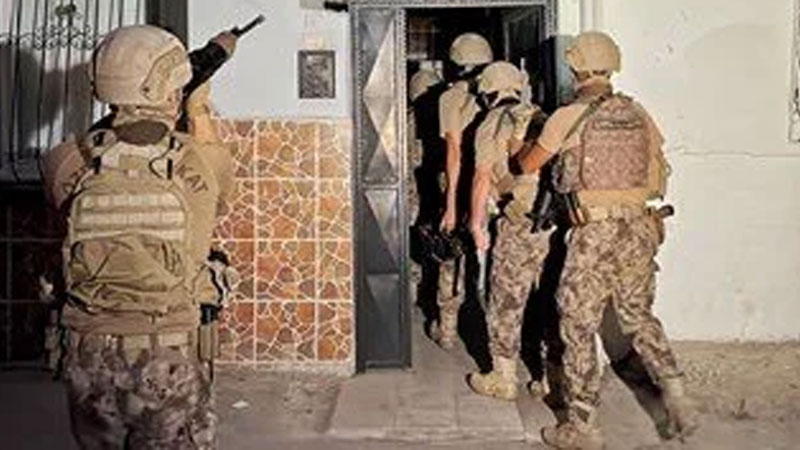 Interpol tarafından aranan 3 kişi Türkiye’de yakalandı! Interpol tarafından aranan 3 kişi Türkiye’de yakalandı!