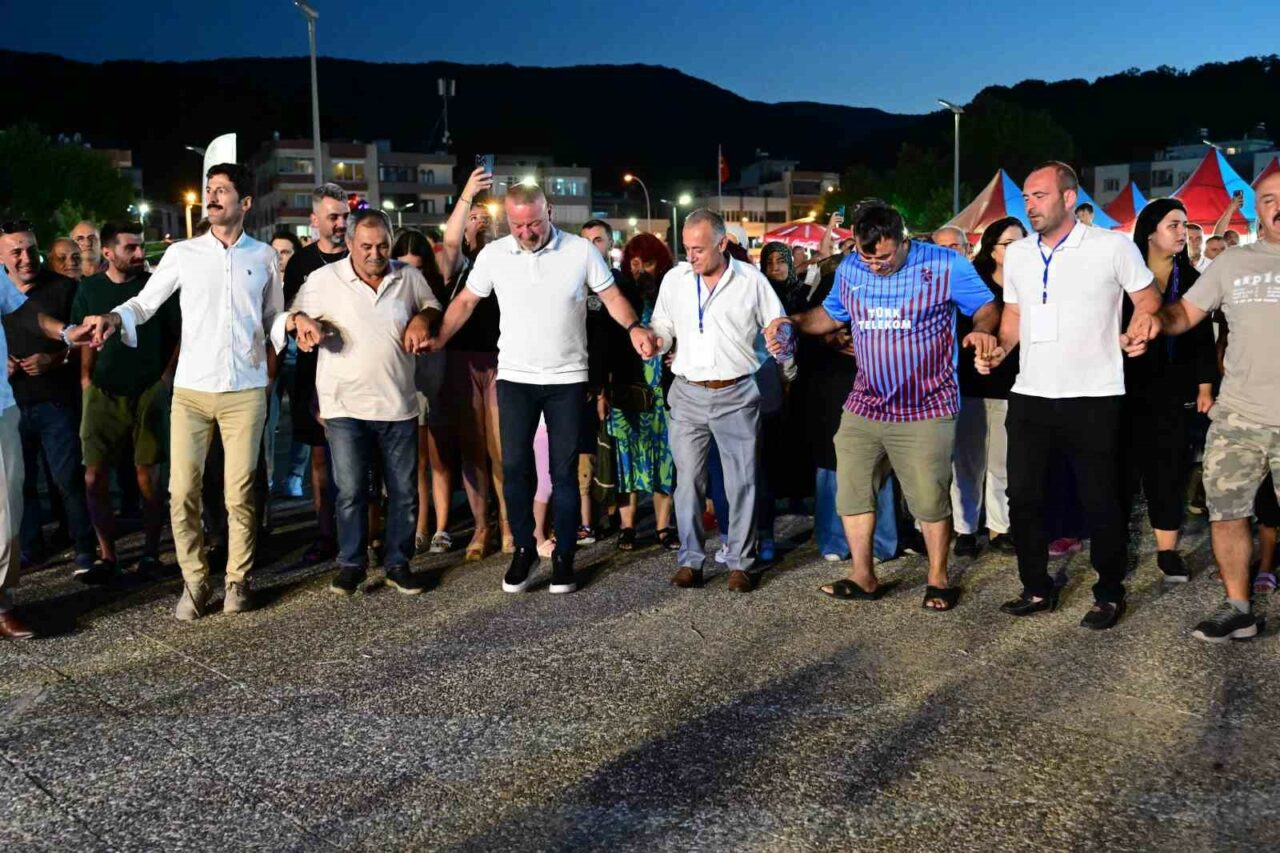 Bursa'da Geleneksel Ihlamur Festivali eğlence dolu bir finalle sona erdi 1 geleneksel ihlamur festivali eglence dolu bir finalle sona erdi b46820b