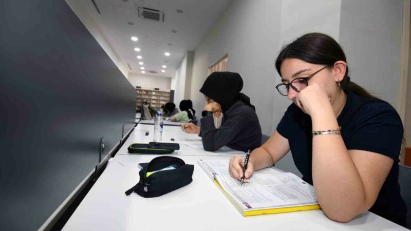 Bursa’daki gençlerin yeni buluşma noktası! Kitap tutkunları burada… Osmangazi Belediyesi tarafından ilçeye kazandırılan Hasan Ali Yücel Dünya Klasikleri