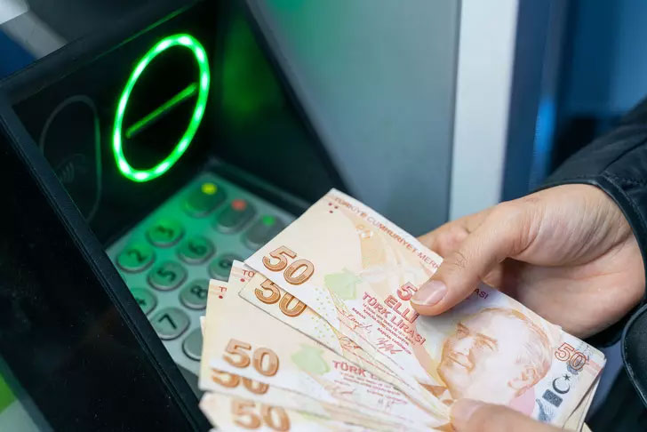 ATM kullananlar dikkat! Bunları yapanın kartı yutulacak…