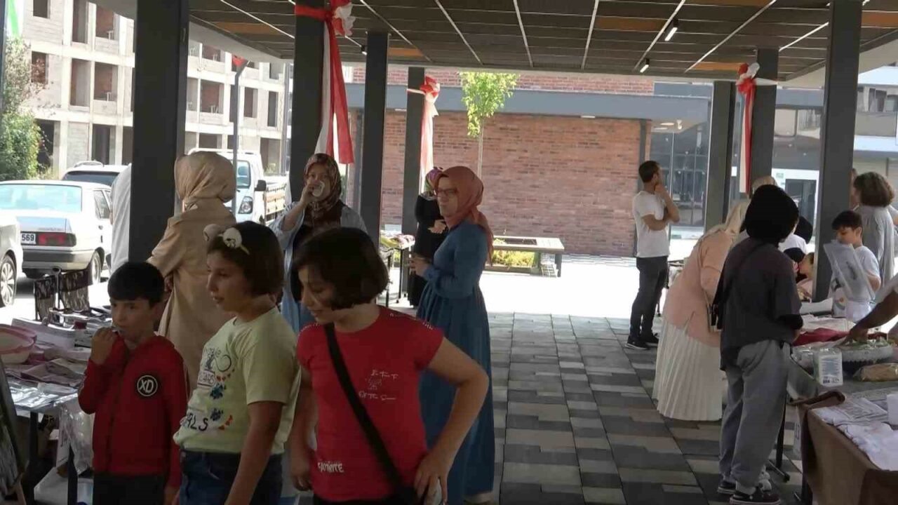 Gürsu’da ‘Maharetli Eller’ çarşısı açıldı