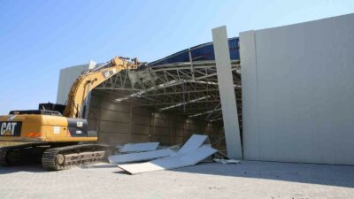 Bursa’da 3 bin metrekarelik kaçak yapıya kepçe!