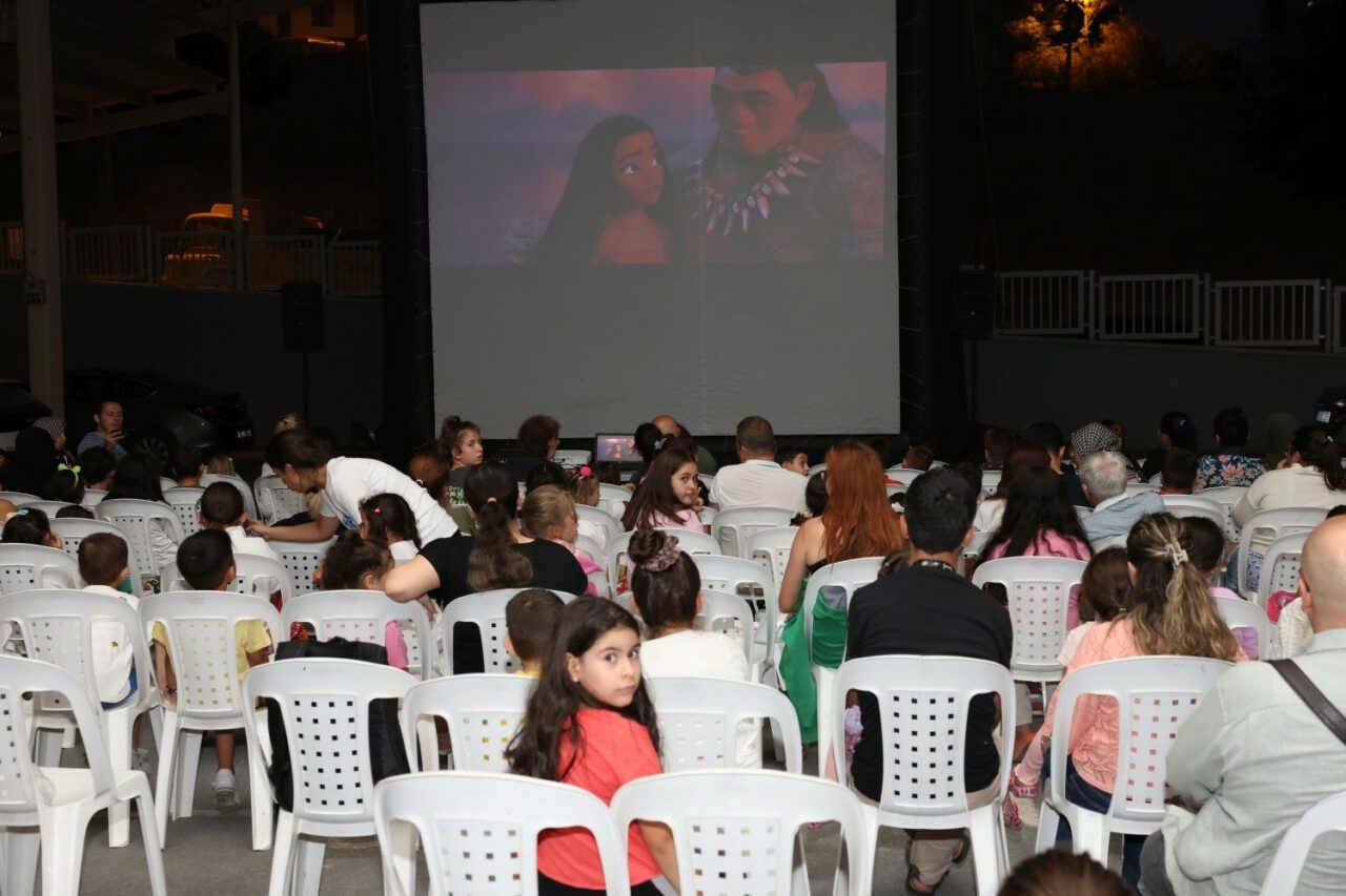 Nilüfer’de çocuklar açık hava sinemasında eğlenecek 1 niluferde cocuklar acik hava sinemasinda eglenecek dcbab05
