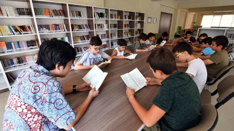 Osmangazi kütüphaneleri öğrencilerin gözdesi oldu Osmangazi Belediyesi’nin ‘okuyan ve okutan Osmangazi’ hedefi ile ilçeye kazandırdığı