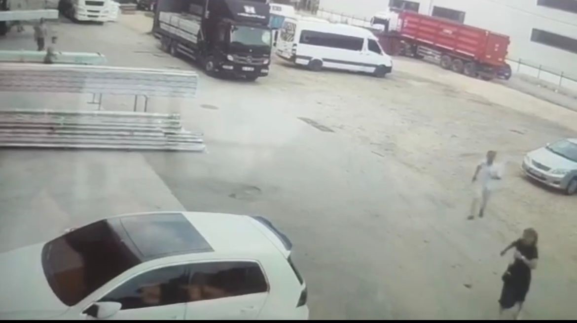 Bursa’da dava günü dehşet saçtı! O anlar kamerada