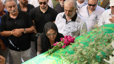 Safiye Soyman, oğlunu gözyaşları içerisinde son yolculuğuna uğurladı