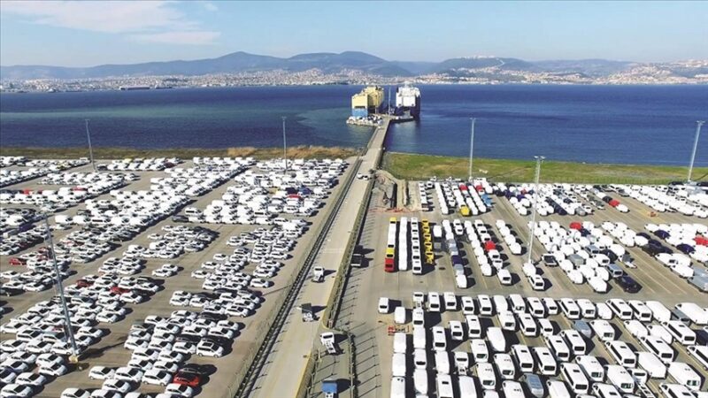 Türkiye otomotiv endüstrisinde hafif ticari araç-kamyonet ve kamyon grubunu kapsayan