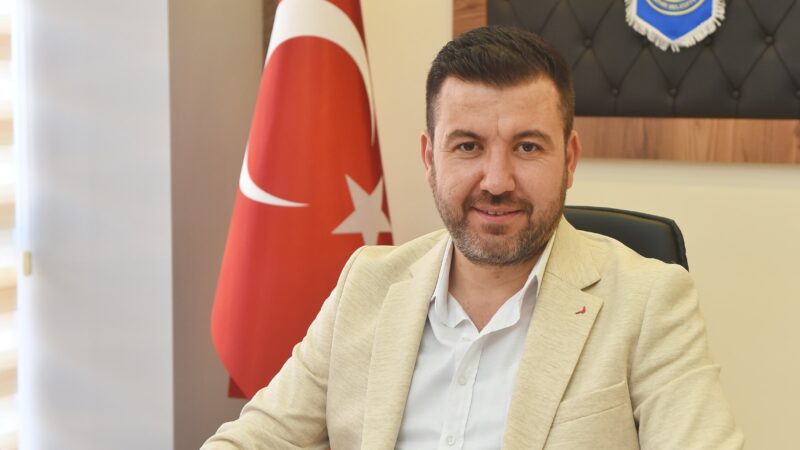 Yenişehir İlçe Belediyesi İYİ Partili meclis üyesi silahlı saldırıda yaralandı Bursa'nın Yenişehir ilçesinde İYİ Parti’den belediye meclisi üyesi ve Yenişehir