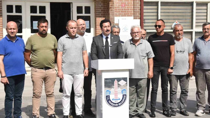 Yenişehir Meclisi’nden silahlı saldırıya karşı birliktelik mesajı Yenişehir Belediye Meclis Üyesi Koray Aydın’a yapılan saldırıya karşı mecliste