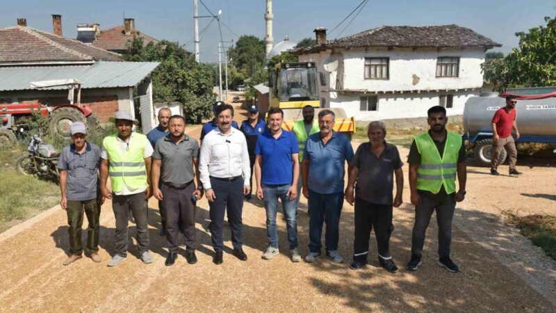 Bursa’nın bu ilçesinde yol sorunu çözülüyor Yenişehir’in kırsal Ayaz ve Söylemiş mahallelerinde yolların bozuk olması nedeniyle