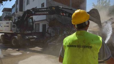 Bursa’da tehlike saçıyorlardı! Tek tek yıkılıyorlar