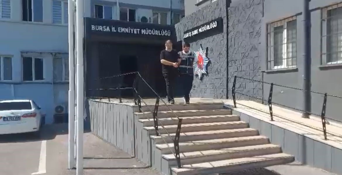Bursa’da aranıyordu! Yakayı WhatsApp’tan ele verdi