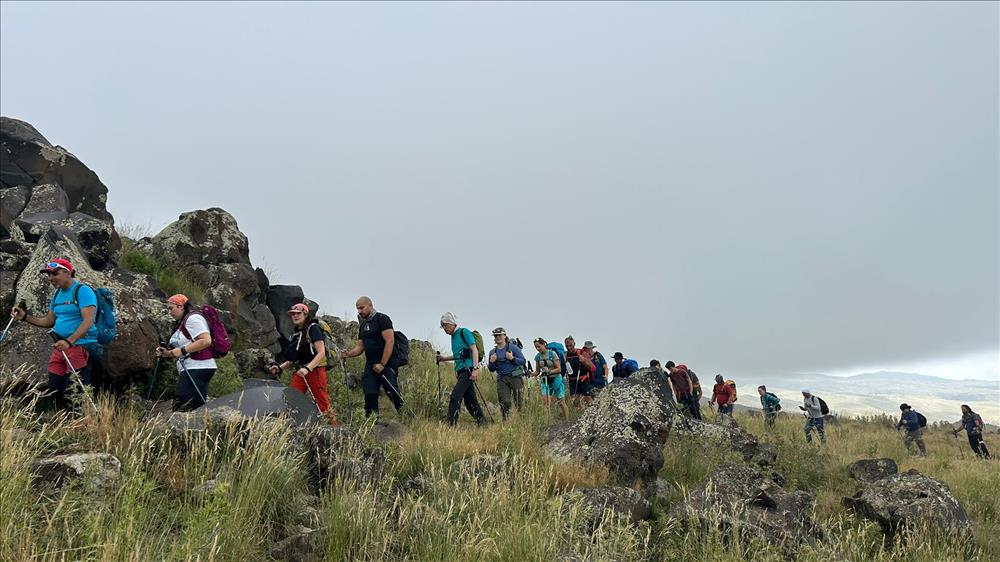 İnegöllü dağcılar Ağrı Dağı’na tırmandı