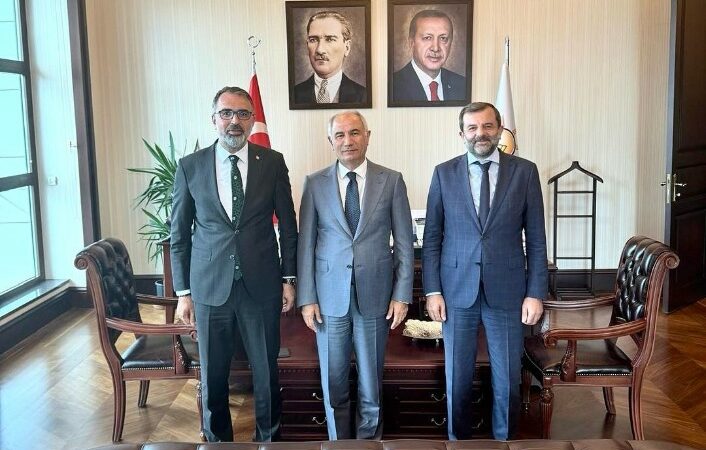 Olay Gazetesi Yazarı Ahmet Emin Yılmaz, Kestel Belediye Başkanı Ferhat