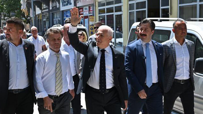 Bursa Büyükşehir Belediye Başkanı Mustafa Bozbey, Yenişehir Havalimanı'yla ilgili açıklamada