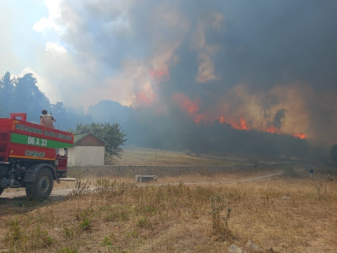 Ankara’da çıkan yangın Bolu’ya sıçradı