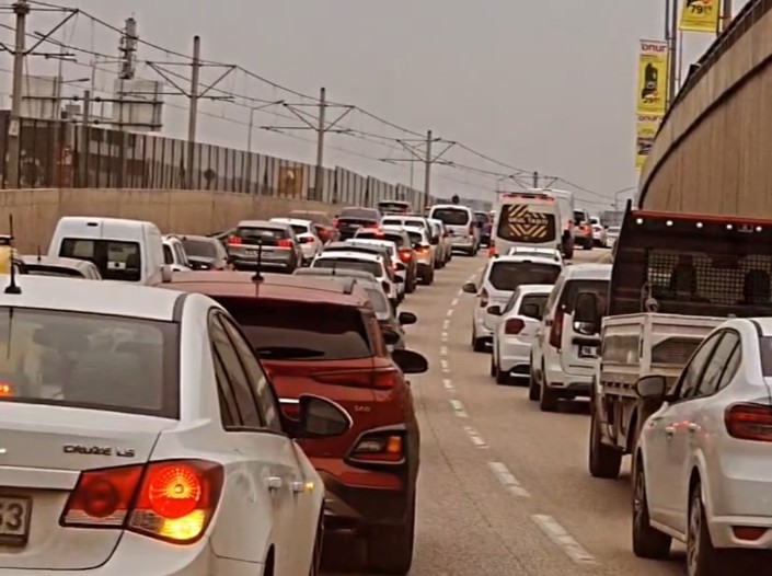 Bursa’da trafik sıkışıklığı nasıl çözülür? İşte dikkat çeken öneriler… Bursa’da trafik sıkışıklığı nasıl çözülür? İşte dikkat çeken öneriler…