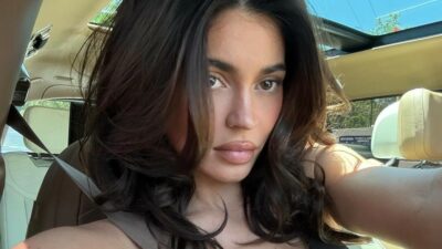 Minik bikinisiyle kıvrımlarını sergiledi!