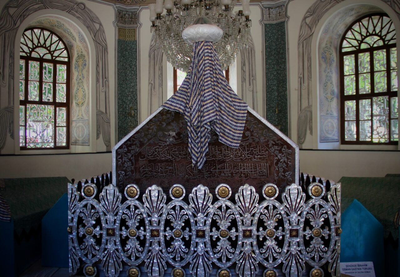 Asırlarca 3 kıtada hüküm süren devlete ismini veren padişah: Osman Gazi