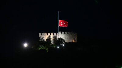 Ankara’da bayraklar yarıya indirildi